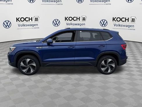 Used 2024 Volkswagen Taos SE w/ Panoramic Sunroof Package AWD/4WD image 4
