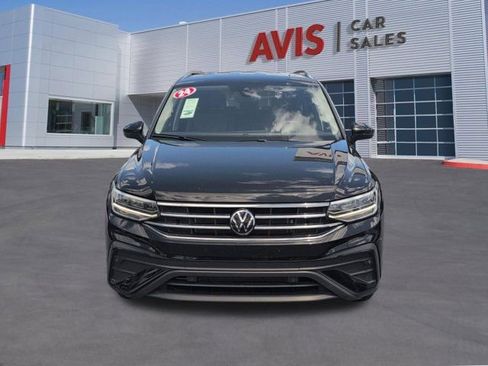 Used 2024 Volkswagen Tiguan SE image 2
