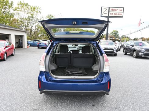 Used 2017 Toyota Prius V Three image 20
