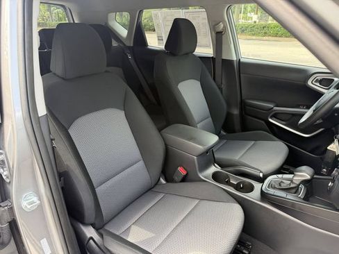 Used 2025 Kia Soul LX w/ LX Technology Package FWD image 32