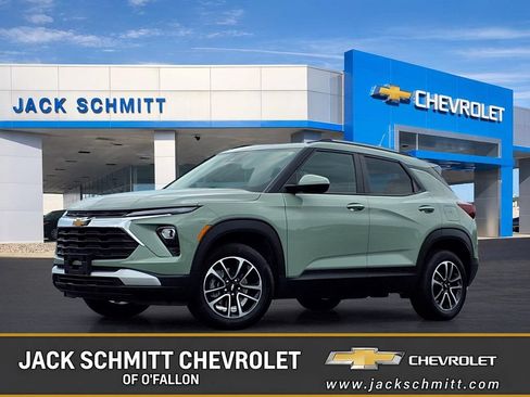 Used 2025 Chevrolet TrailBlazer LT AWD/4WD image 1