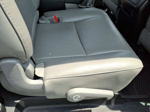 Used 2013 Toyota Sequoia Platinum AWD/4WD image 17