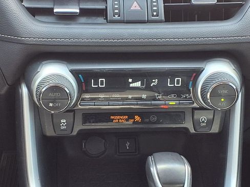 Used 2021 Toyota RAV4 XLE Premium FWD image 15