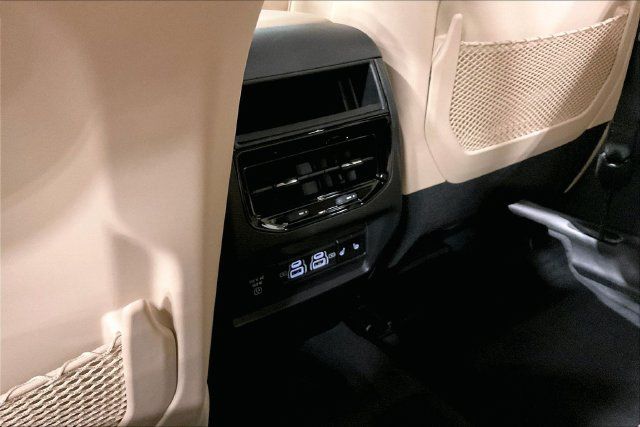 Used 2024 Jeep Grand Cherokee Limited AWD/4WD image 35