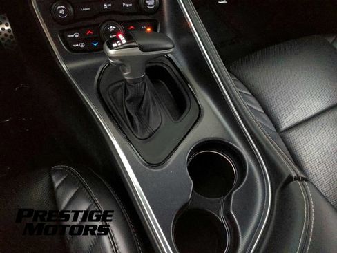 Used 2016 Dodge Challenger SRT RWD image 19