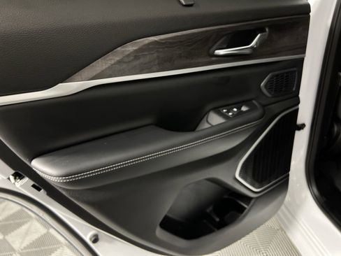 Used 2024 Jeep Grand Cherokee Limited 4xe image 28