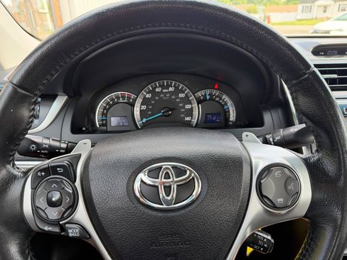 Used 2014 Toyota Camry SE FWD image 8