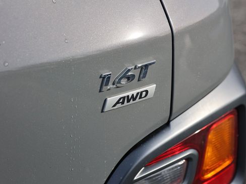 Used 2021 Hyundai Kona Night image 12