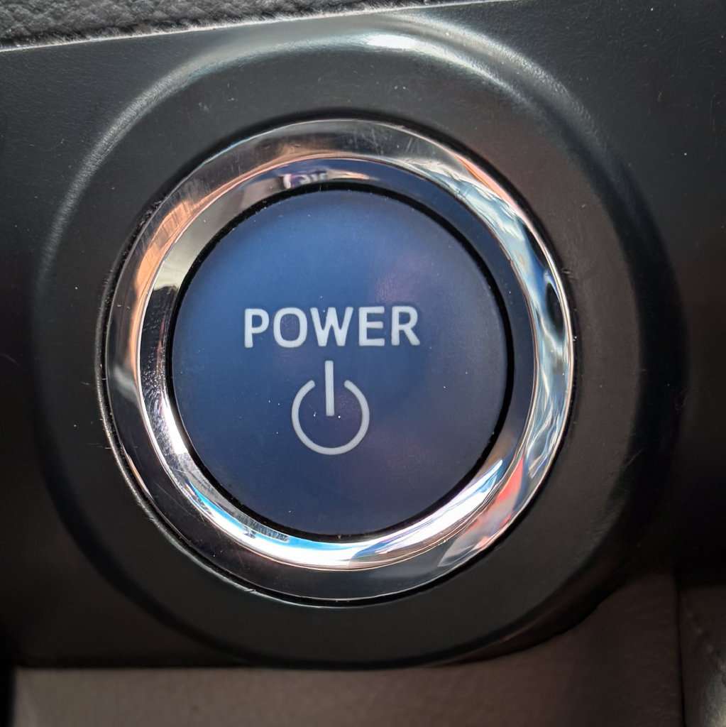 Used 2014 Toyota Camry XLE w/ Leather Package FWD image 5