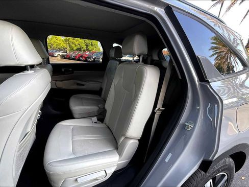 Used 2022 Kia Sorento EX w/ Panoramic Sunroof Package image 25