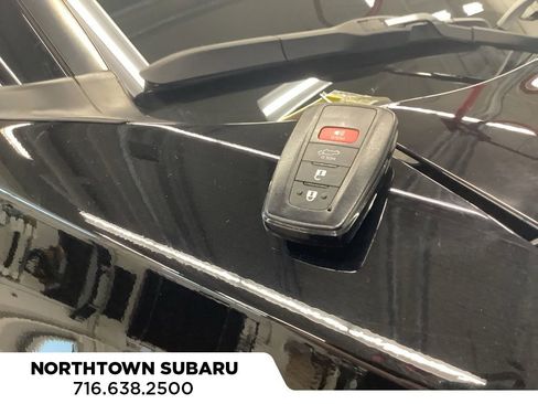 Used 2023 Toyota Highlander LE image 25