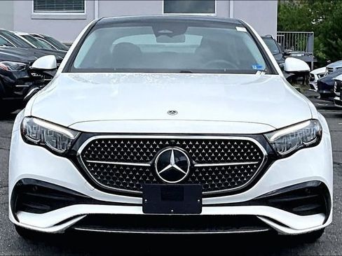 Used 2025 Mercedes-Benz E 350 4MATIC Sedan image 2