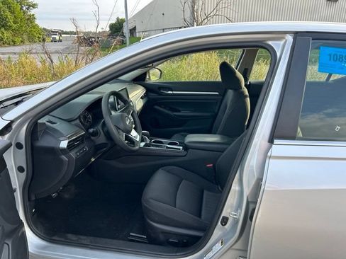 Used 2023 Nissan Altima 2.5 SV FWD image 6
