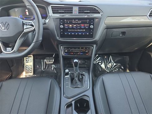 Certified 2024 Volkswagen Tiguan SE R-Line image 15