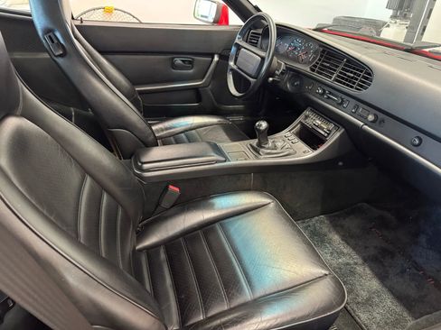 Used 1986 Porsche 944 Turbo image 15