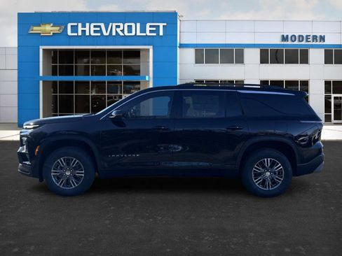 New 2026 Chevrolet Traverse LT image 2