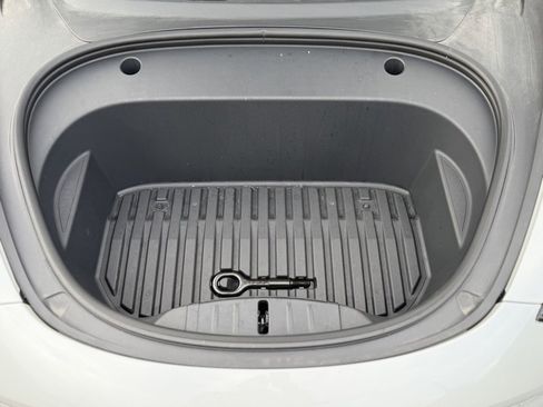 Used 2023 Tesla Model 3 Performance image 6