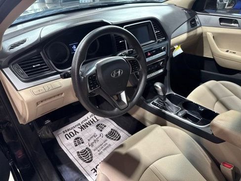 Used 2018 Hyundai Sonata SE w/ Winter Weather Package image 12