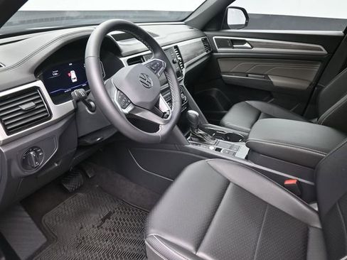 Certified 2023 Volkswagen Atlas Cross Sport SE image 18