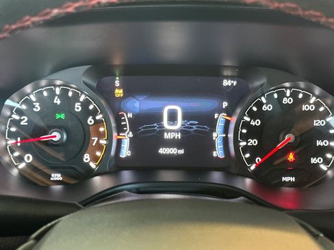 Used 2025 Jeep Compass Trailhawk AWD/4WD image 25