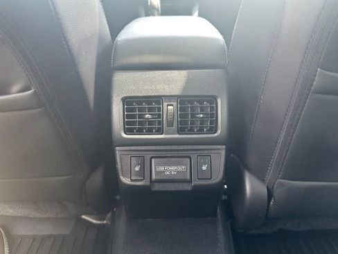 Used 2018 Subaru Outback 3.6R Limited AWD/4WD image 23