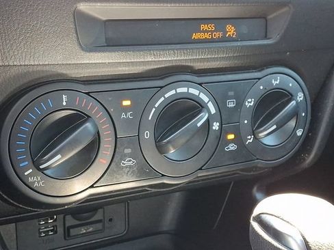 Used 2017 MAZDA MAZDA3 Sport FWD image 17