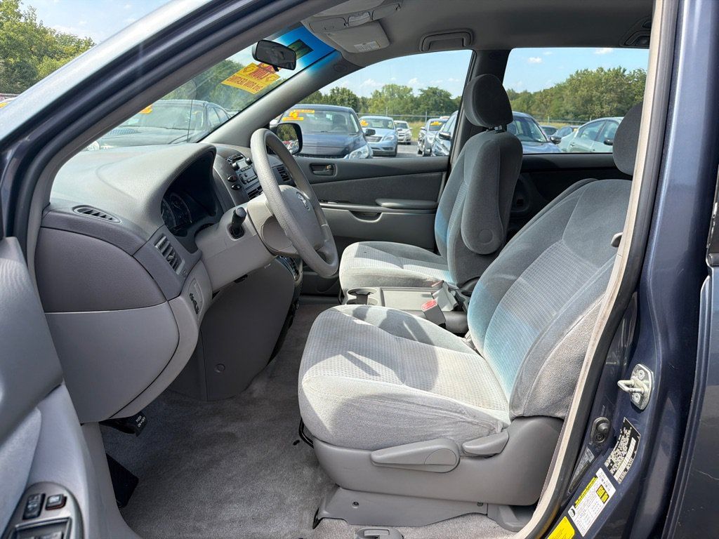 Used 2008 Toyota Sienna CE FWD image 9