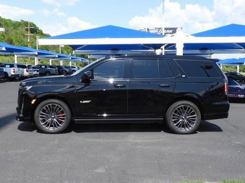 Used 2023 Cadillac Escalade V w/ LPO, Floor Liner Package image 55