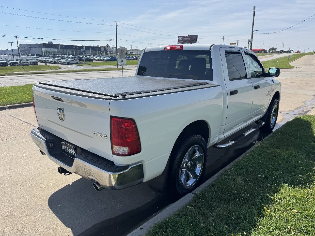 Used 2017 RAM 1500 Express AWD/4WD image 5