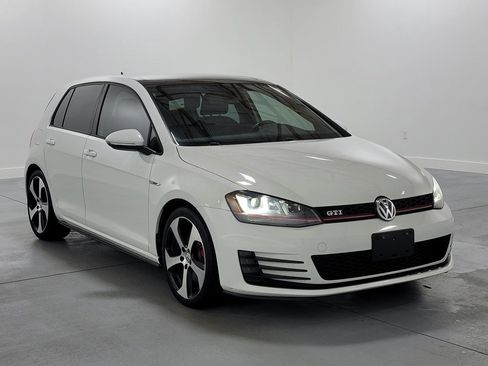 Used 2016 Volkswagen GTI SE FWD image 2