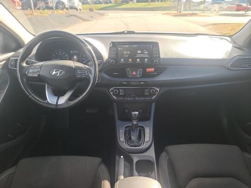 Used 2018 Hyundai Elantra GT w/ Style Package 02 FWD image 18