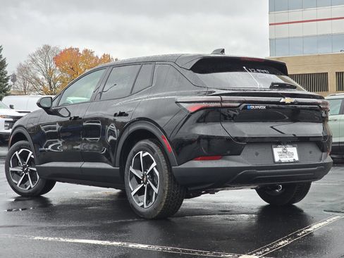 New 2026 Chevrolet Equinox EV LT image 9