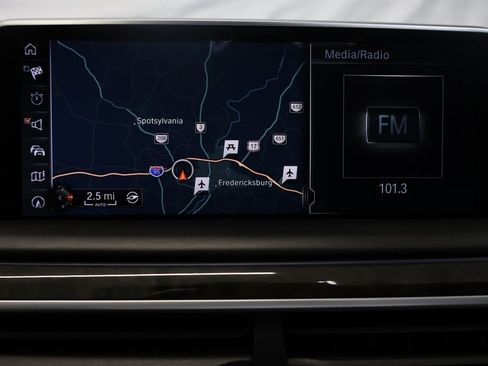 Used 2017 BMW 750i image 22