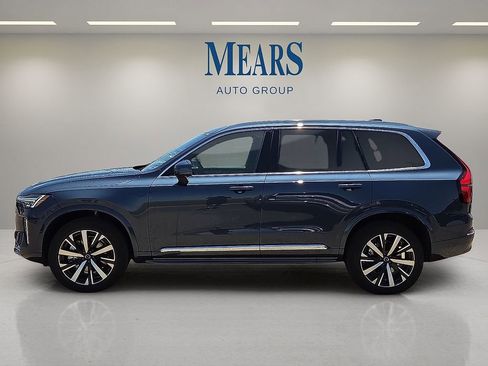 New 2026 Volvo XC90 B5 Core image 2