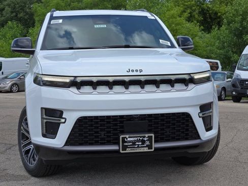 New 2026 Jeep Grand Wagoneer L 4WD w/ Premium Group I image 3