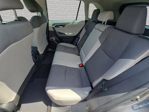 Used 2025 Toyota RAV4 XLE w/ Convenience Package FWD image 15