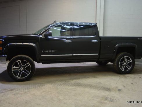 Used 2015 Chevrolet Silverado 1500 LTZ Z71 w/ LTZ Plus Package AWD/4WD image 30