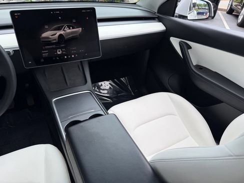 Used 2022 Tesla Model Y Long Range AWD/4WD image 42