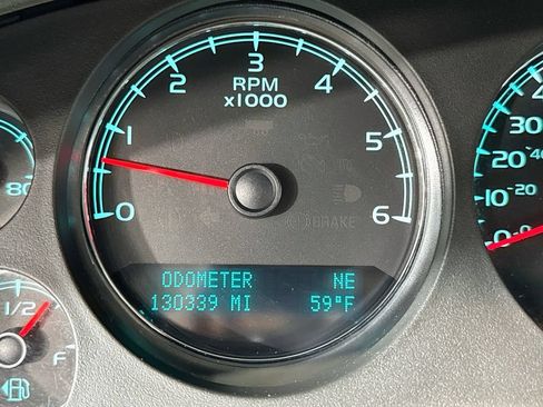 Used 2011 Chevrolet Tahoe LTZ AWD/4WD image 25