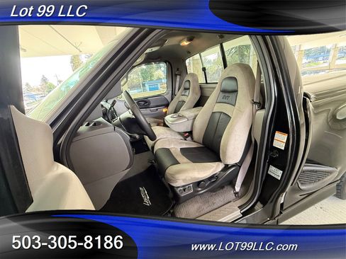 Used 2001 Ford F150 Lightning image 13