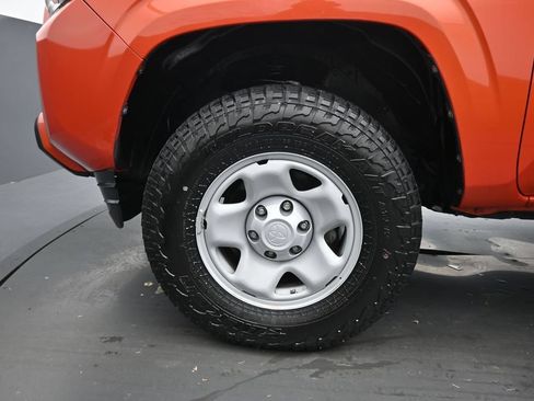 Used 2016 Toyota Tacoma SR5 w/ Towing Package RWD image 50