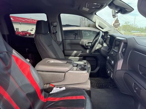 Used 2022 Chevrolet Silverado 1500 Custom w/ LPO, Dark Essentials Package AWD/4WD image 4