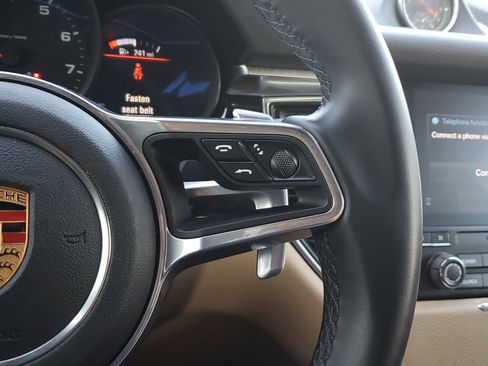 Used 2018 Porsche Macan image 25