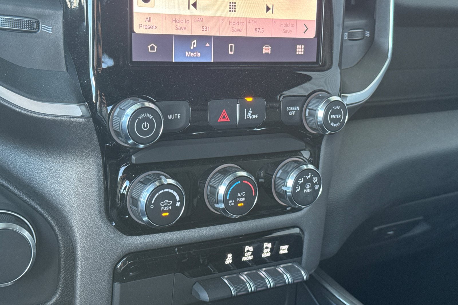 New 2026 RAM 1500 Big Horn AWD/4WD image 18