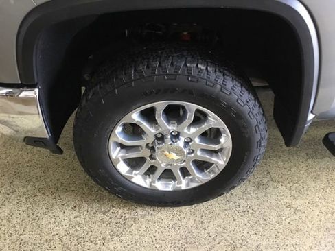 Used 2024 Chevrolet Silverado 2500 LTZ w/ LTZ Convenience Package image 11