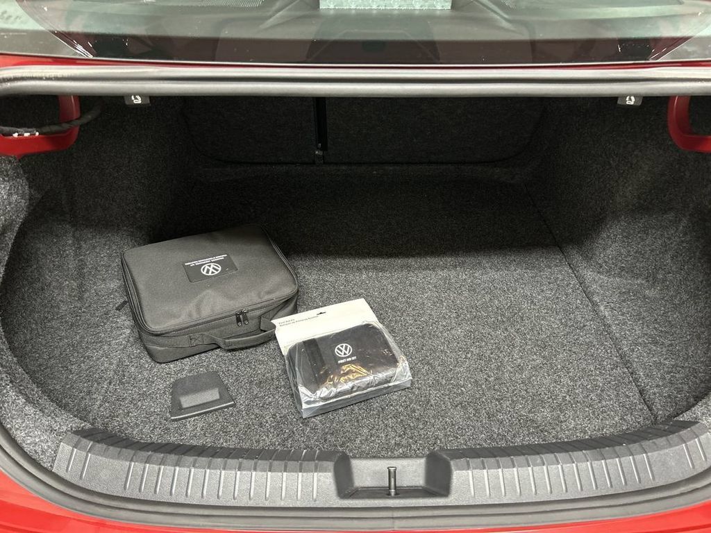 Certified 2023 Volkswagen Jetta GLI Autobahn FWD image 22