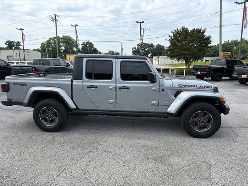 Used 2020 Jeep Gladiator Overland AWD/4WD image 3