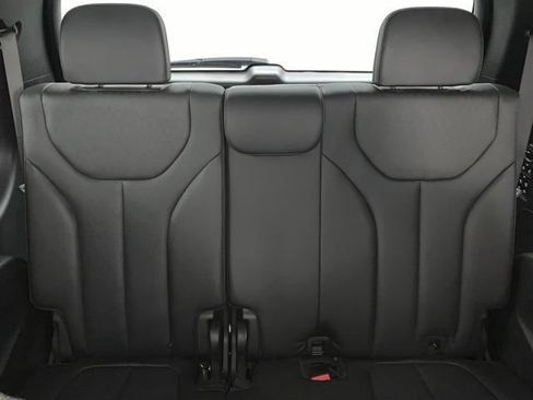 Used 2022 Hyundai Palisade SEL w/ Premium Package FWD image 24
