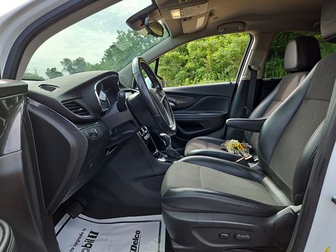 Certified 2019 Buick Encore Preferred FWD image 13
