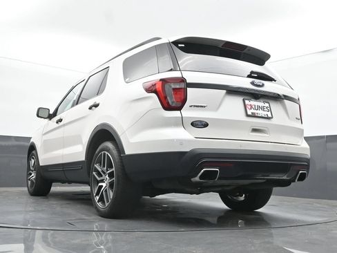 Used 2017 Ford Explorer Sport w/ Equipment Group 401A AWD/4WD image 47